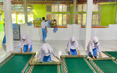 Semarak HUT ke-81 RI, MAN 2 Pesisir Selatan Gelar GEBER MAS di Musala Nurul Ilmi