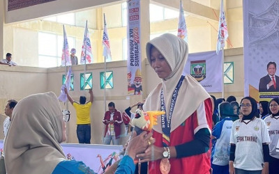 Siswi MAN 2 Pesisir Selatan Fini Azhura Raih Dua Medali Perunggu pada PORPROV XVI Sumatera Barat